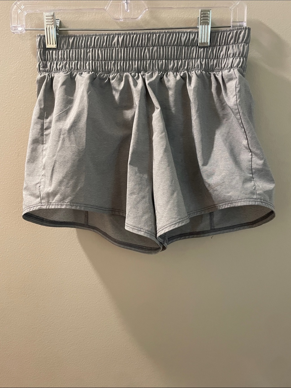 Women’s Dri- FIT Mid-Rise 3” Brief Lined Shorts Gray - XS Like New